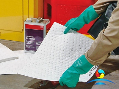 Warehouses White Absorbent Pads