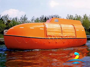 SOLAS Approved High Quality Marine Partially Enclosed FRP Lifeboat With Davit 