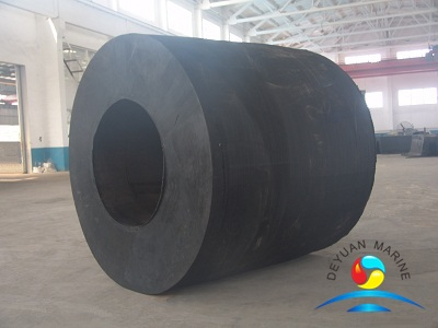 Various Sizes Black Cylindrical Rubber Fender For Workboats